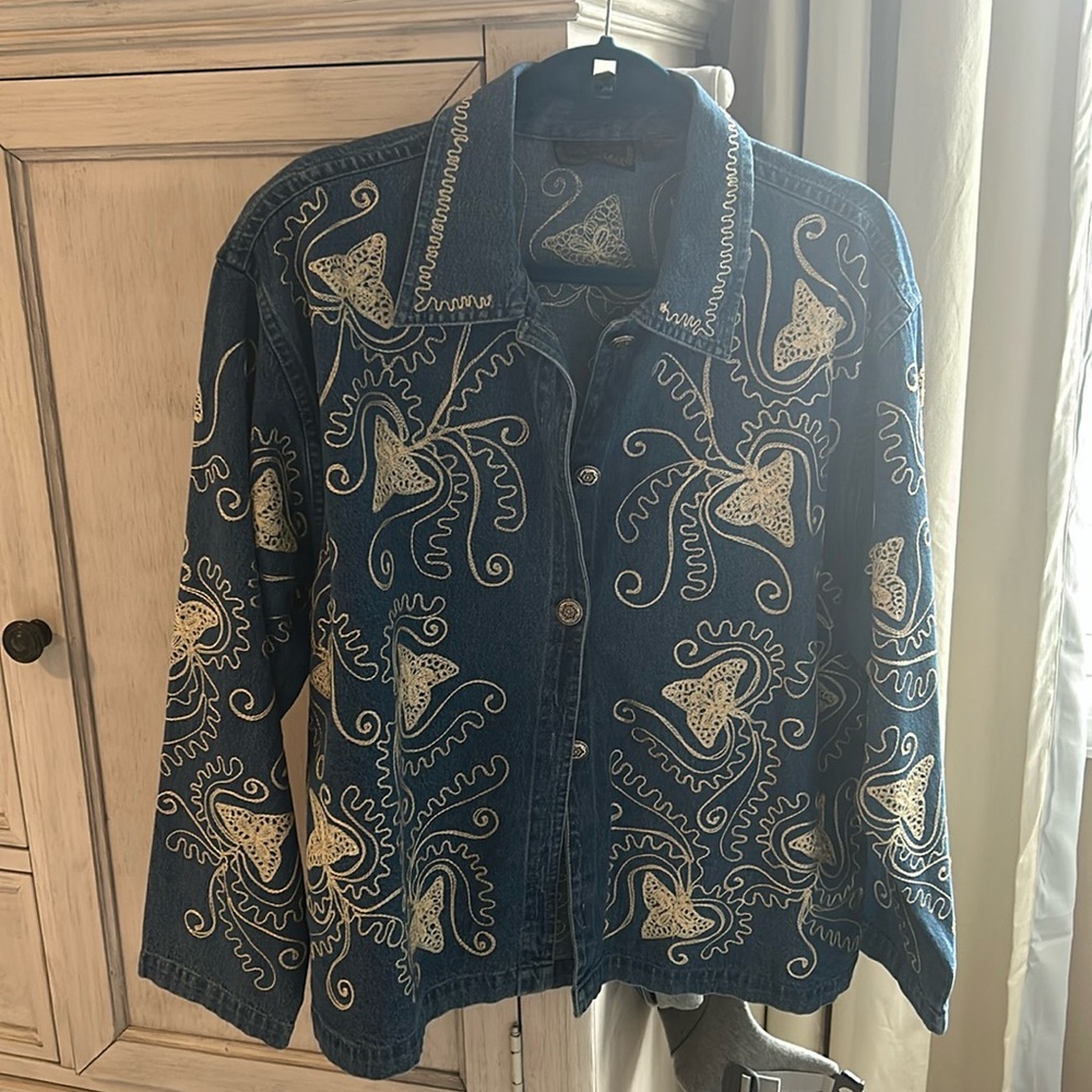 Vintage jean embroidered jacket women’s size large